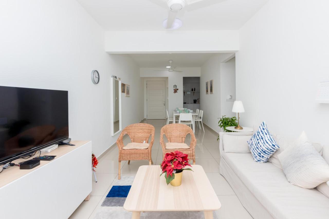 White Lagom Scandinavian House, By Sanguine Apartman Tanjung Tokong Kültér fotó