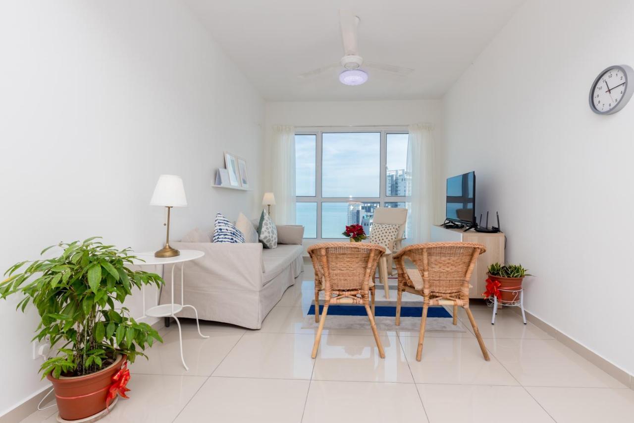 White Lagom Scandinavian House, By Sanguine Apartman Tanjung Tokong Kültér fotó